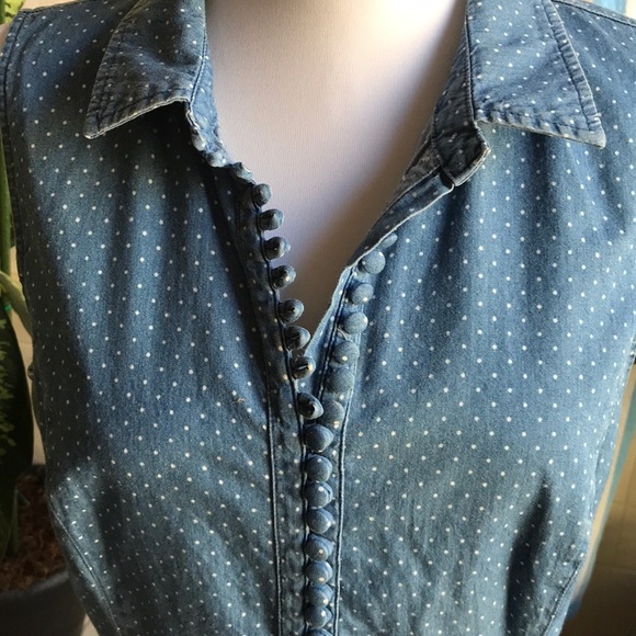 Kensie Dresses & Skirts - Kenzie adorable chambray polka dot dress